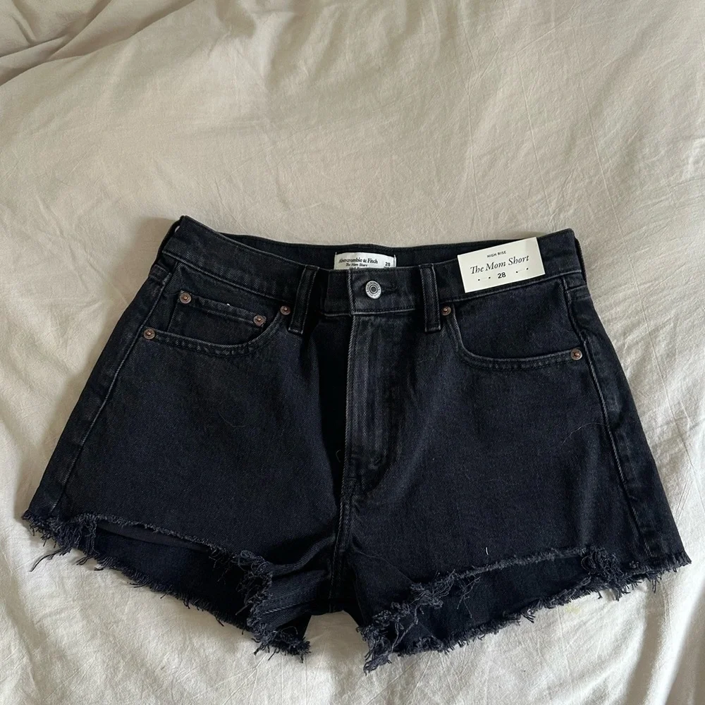NWT Abercrombie & Fitch High Rise Mom Short - Picture 4 of 7
